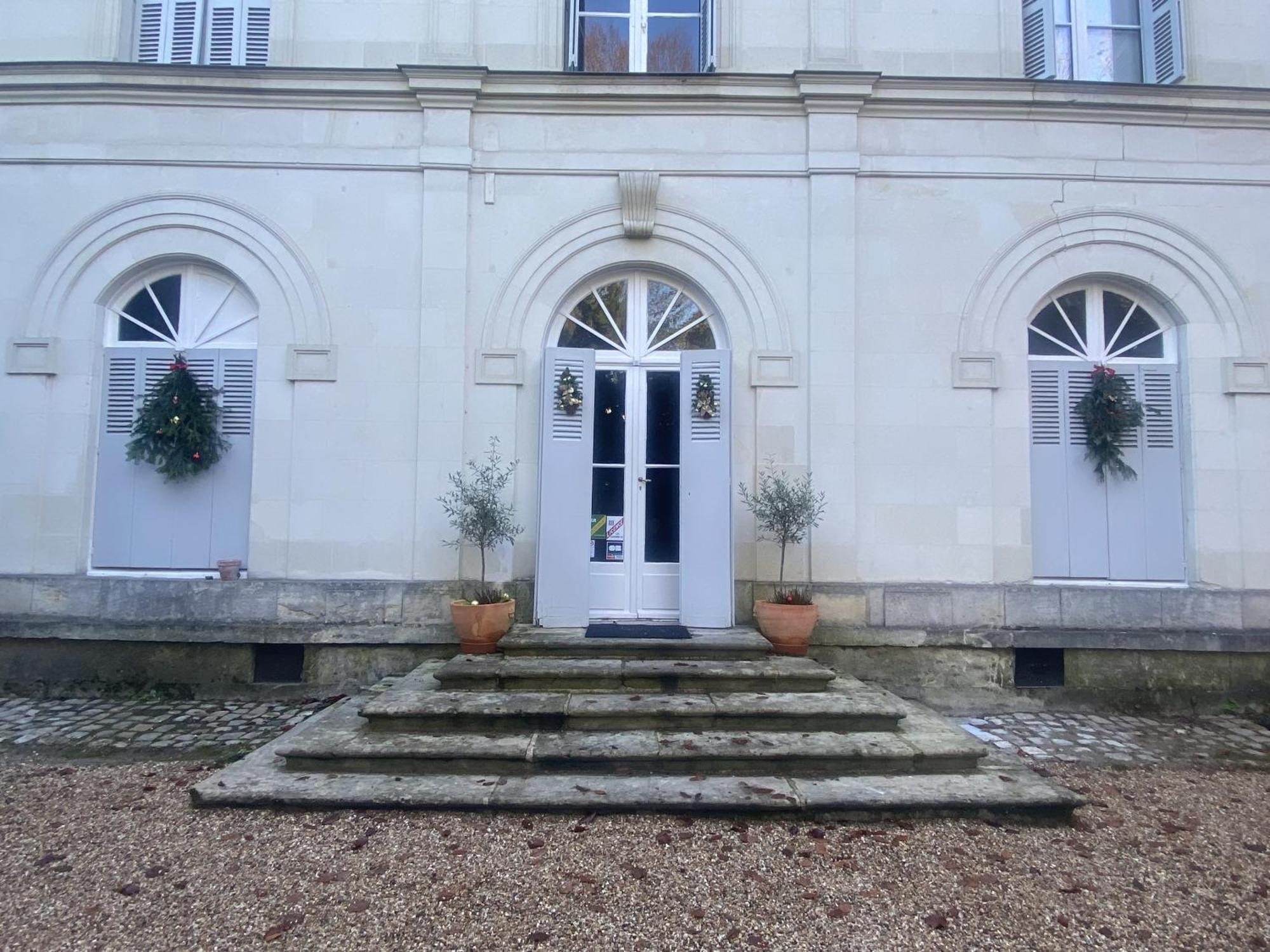 La Grande Carrée Bed and Breakfast Saint-Cyr-sur-Loire Exterior foto